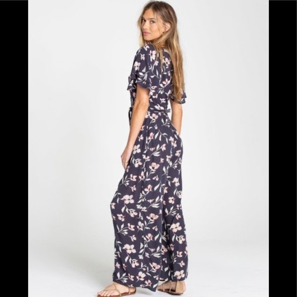 🤍Billabong Fluttering Heart Floral Jumpsuit - Picture 5 of 6